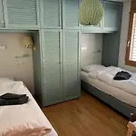 شقة Renovated-spacious Up To 6 People In *