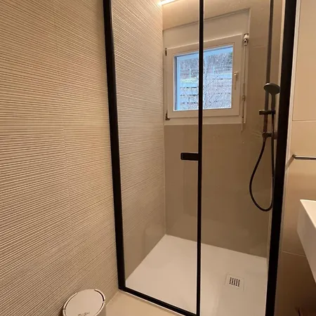 Renovated-spacious Up To 6 People In *