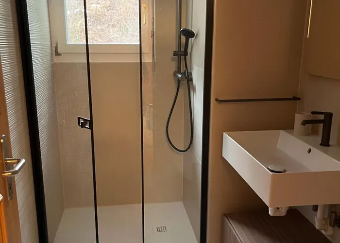 Renovated-spacious Up To 6 People In